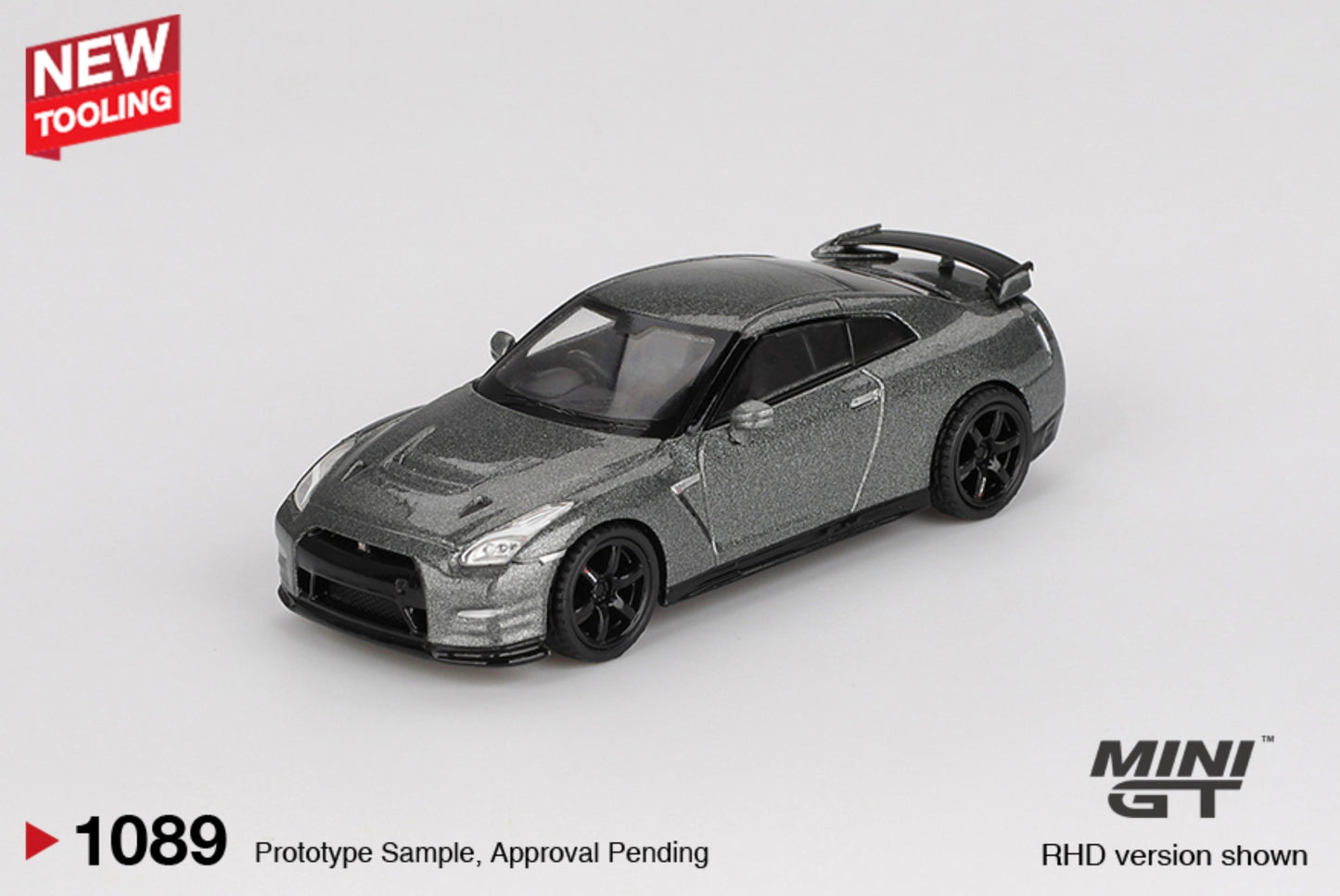 MiniGT 1089 NISSAN GT-R 2013 Dark Metal Gray (NISMO R35 CRS Version)