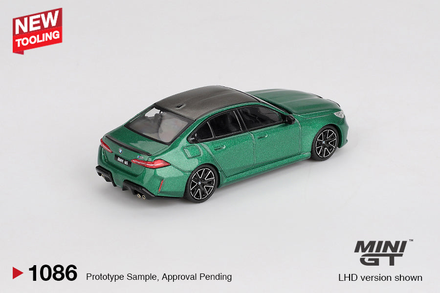 MiniGT 1086: BMW M5 Isle of Man Green Metallic
