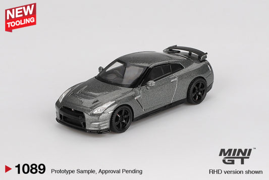 MiniGT 1089 NISSAN GT-R 2013 Dark Metal Gray (NISMO R35 CRS Version)